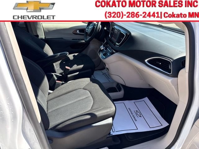 2024 Chrysler Voyager LX