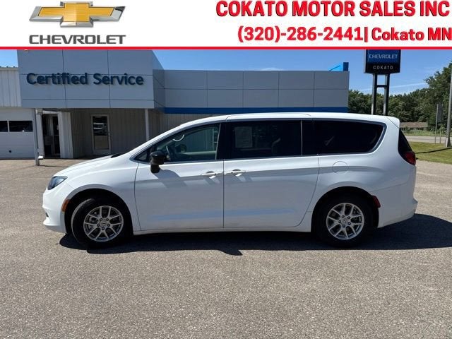 2024 Chrysler Voyager LX